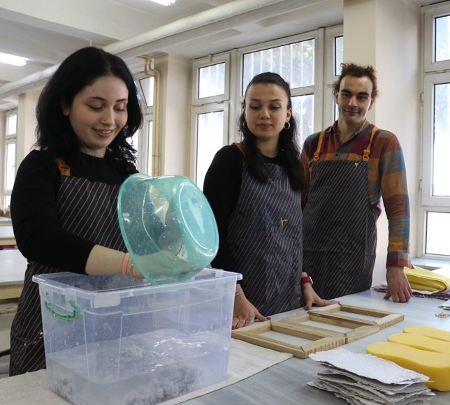 Trabzon Üniversitesinde atık kağıtlar çiçek açacak