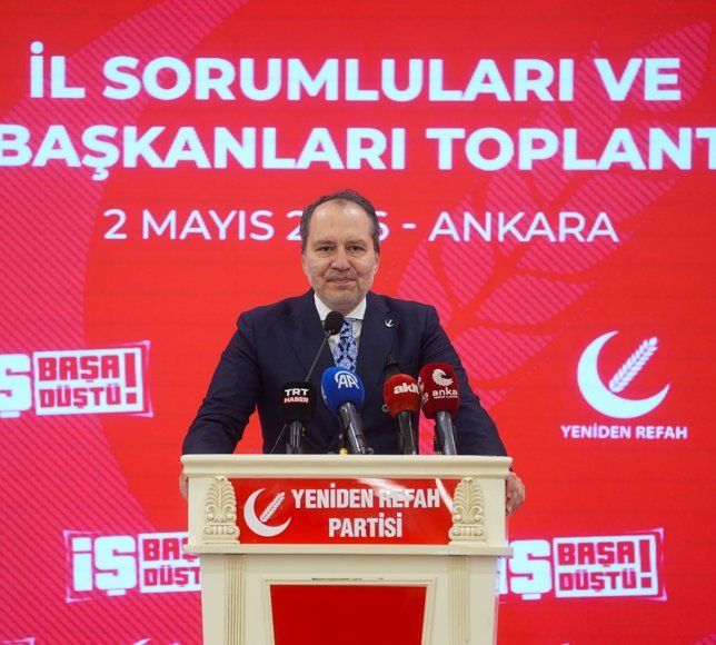 Yeniden Refah Partisi Genel Başkanı Erbakan, partisinin il başkanları toplantısında konuştu: