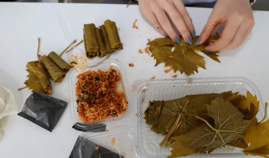 Enfest'te renkli yarışmalar... 10 dakikada 27 sarma sardı!