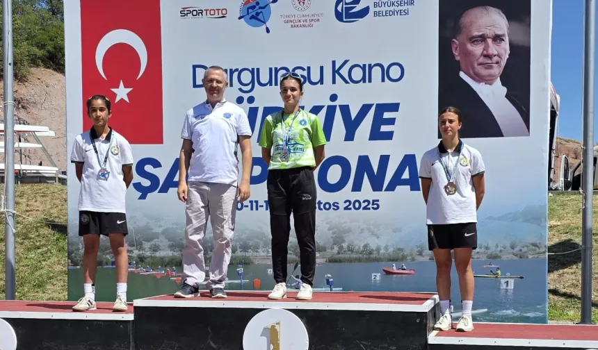 Bursa Büyükşehir Belediyesporlu kanocular madalyaları topladı