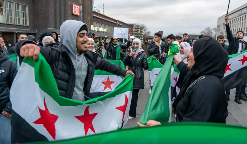 Almanya’da 1.300’den Fazla Suriyeli Ülkesine Döndü