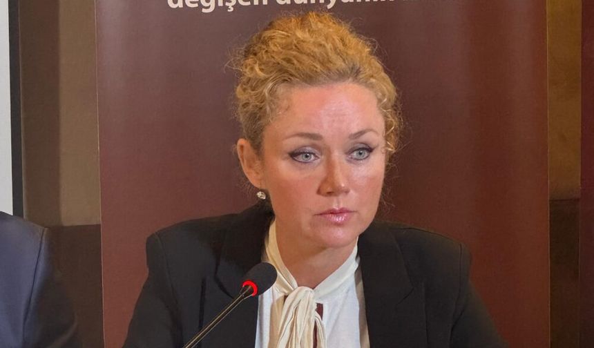 Eski Alman milletvekili Zaklin Nastic: "Almanya'da Gazze'deki soykırımın suç ortağıdır"