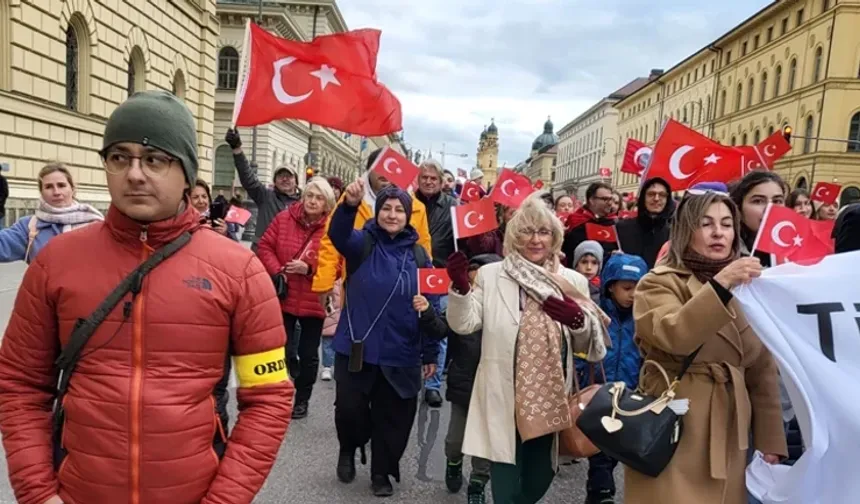 Almanya'da Cumhuriyet kutlamasına büyük ilgi