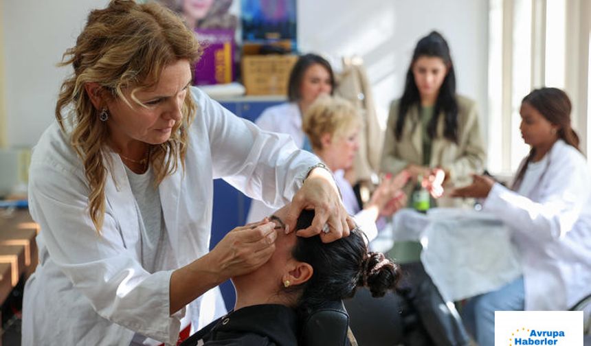 Buca Belediyesi’nin kursları kadınlara kariyer kapılarını açıyor