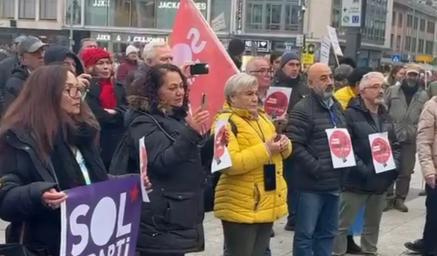 Almanya'da Merdan Yanardağ için eylem