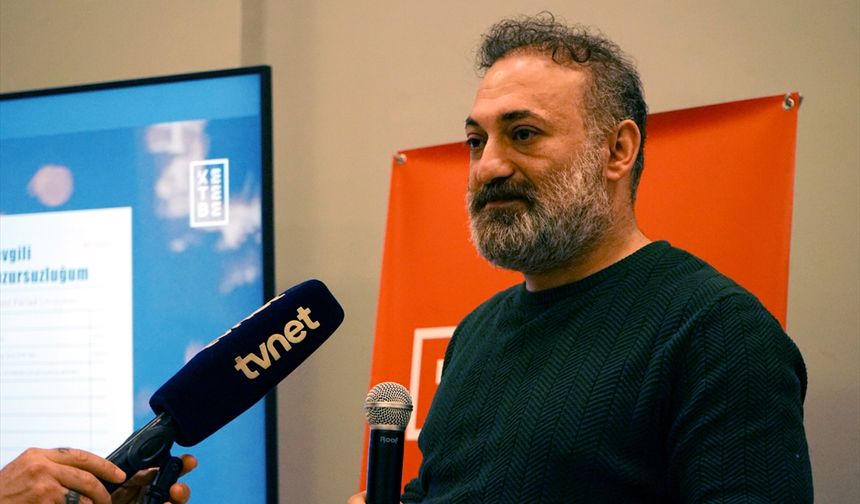 Bülent Parlak'ın dostları şairi 'Sevgili Huzursuzluğum' kitabının özel baskısıyla andı