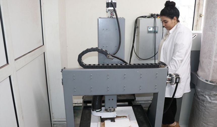 Gaziantepli genç kadın, ürettiği ortez ve protezlerle engellilerin yaşamını değiştiriyor