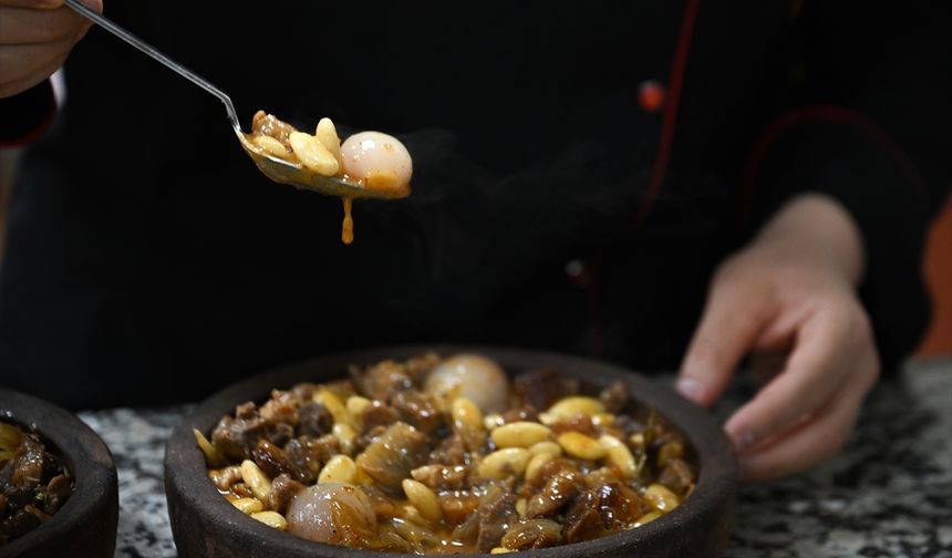 Üniversite öğrencileri Osmanlı yemeklerini 'yenilebilir parfümlerle' pazarlamak istiyor