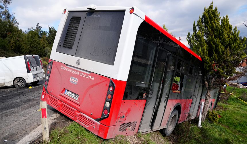 İzmir'de belediye otobüsü ile panelvanın çarpıştığı kazada 1 kişi öldü, 8 kişi yaralandı