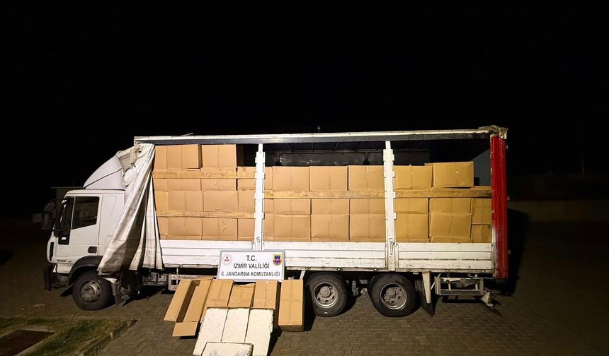İzmir'de kamyonda 5 milyon bandrolsüz sigara ele geçirildi