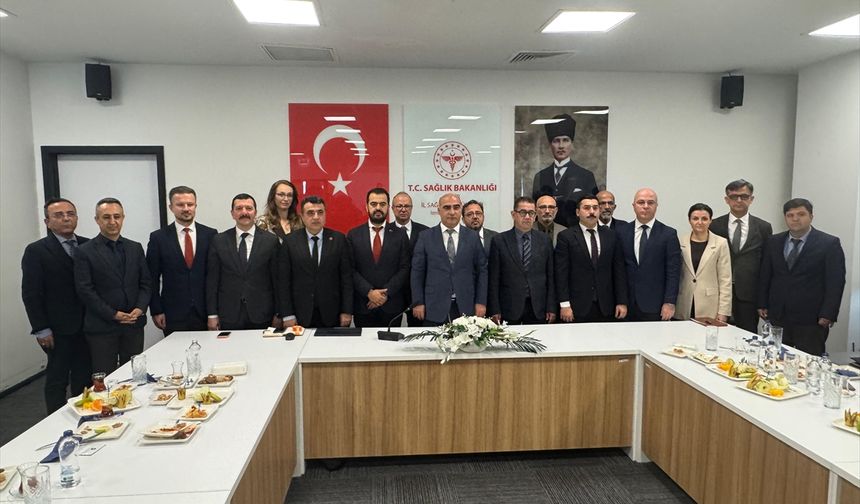 İzmir'de yaklaşık 90 bin kişiye akıllı bileklik takıldı