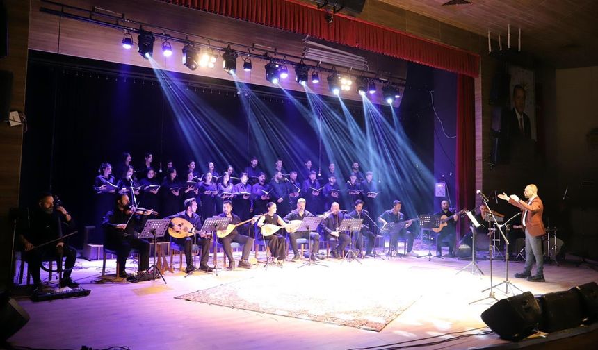 Ardahan Üniversitesi'nde kentin kurtuluş yıl dönümü dolayısıyla konser verildi