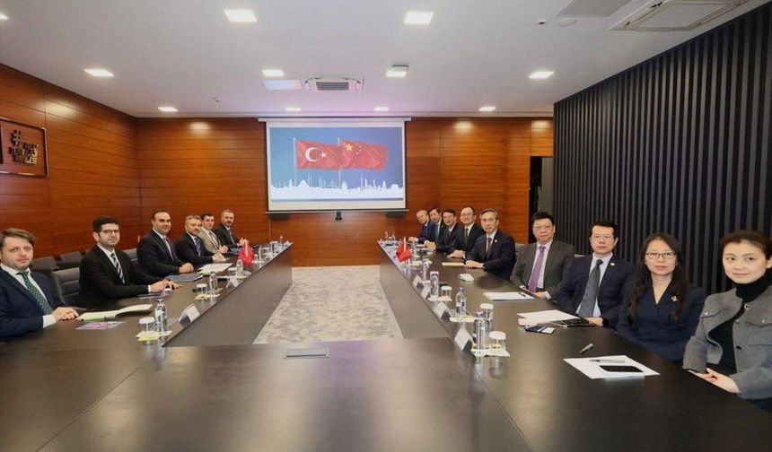 Bakan Kacır, Çin Uluslararası Ticareti Geliştirme Konseyi Başkanı Ren Hongbin ile bir araya geldi: