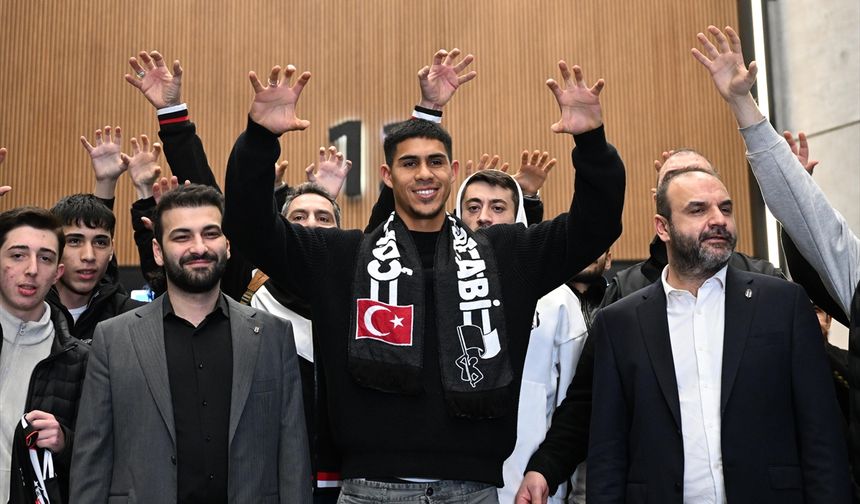 Beşiktaş'ın transfer görüşmelerine başladığı Devis Vasquez, İstanbul'a geldi