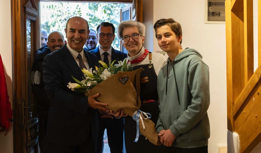 Datça'da öğrenciler sanatçı Aljohara Jeje ile üretim sürecini deneyimledi