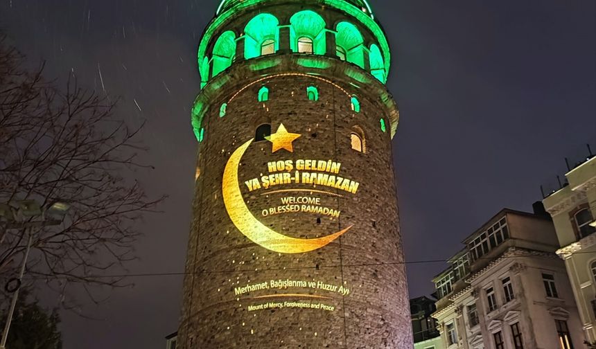 Galata Kulesi'ne ramazana özel görseller yansıtıldı