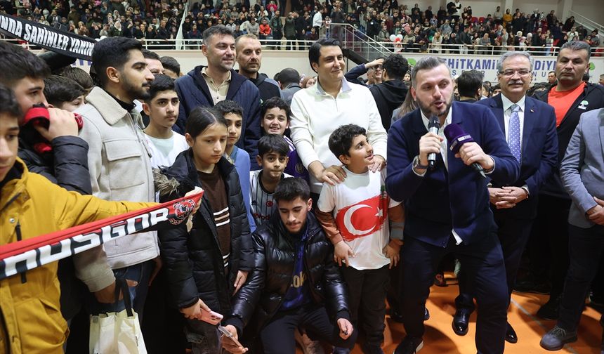 Gaziantep FK Teknik Direktörü Yılmaz, 'Çocuklar durmasın' etkinliğine konuk oldu