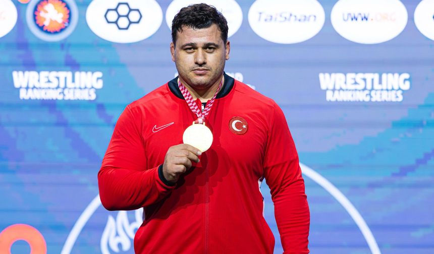 Milli güreşçi Rıza Kayaalp, mindere altın madalyayla döndü