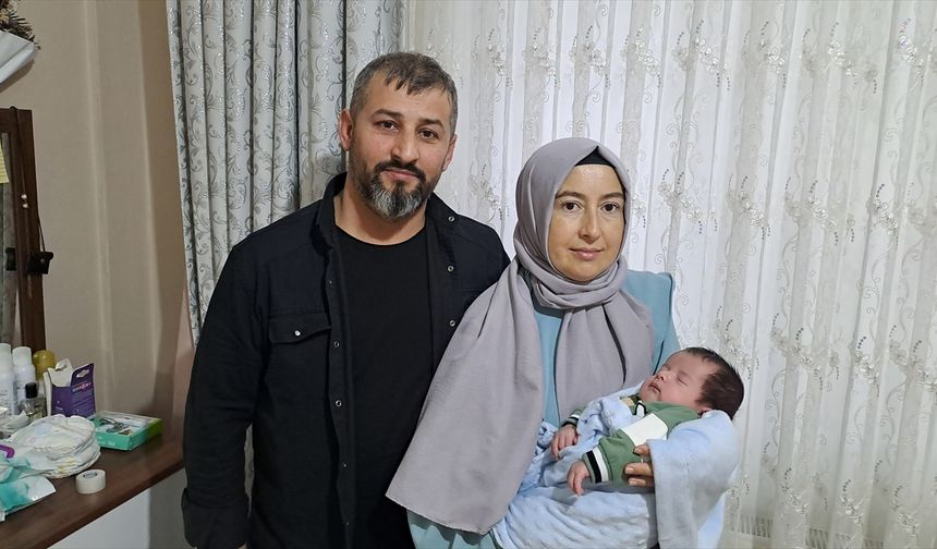 Sakarya'da 2 yıl ev hemodiyalizi tedavisi gören kadın, anne olmanın mutluluğunu yaşadı