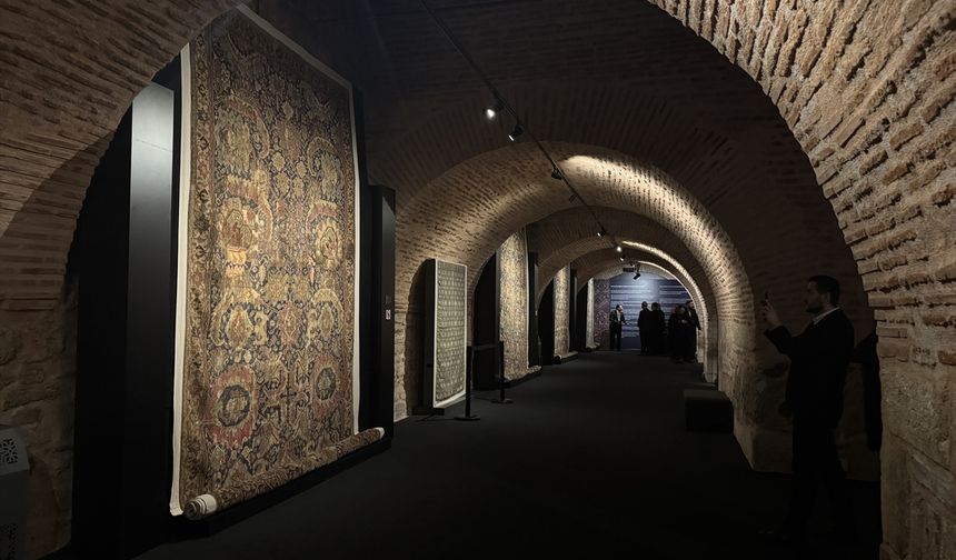 'Tasavvuf'tan Biçime Dokuma Sanatında Kutsal Geometri' sergisi İstanbul'da açıldı