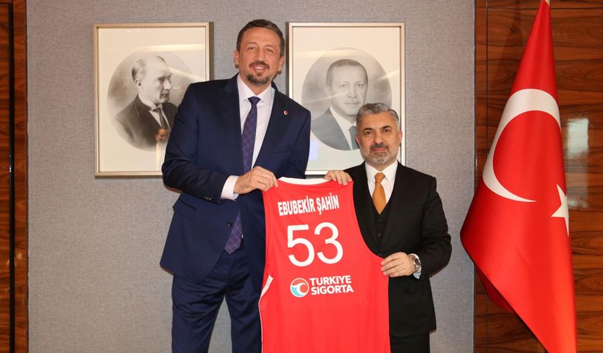 TBF Başkanı Hidayet Türkoğlu'ndan Türk Telekom CEO'su Ebubekir Şahin'e ziyaret