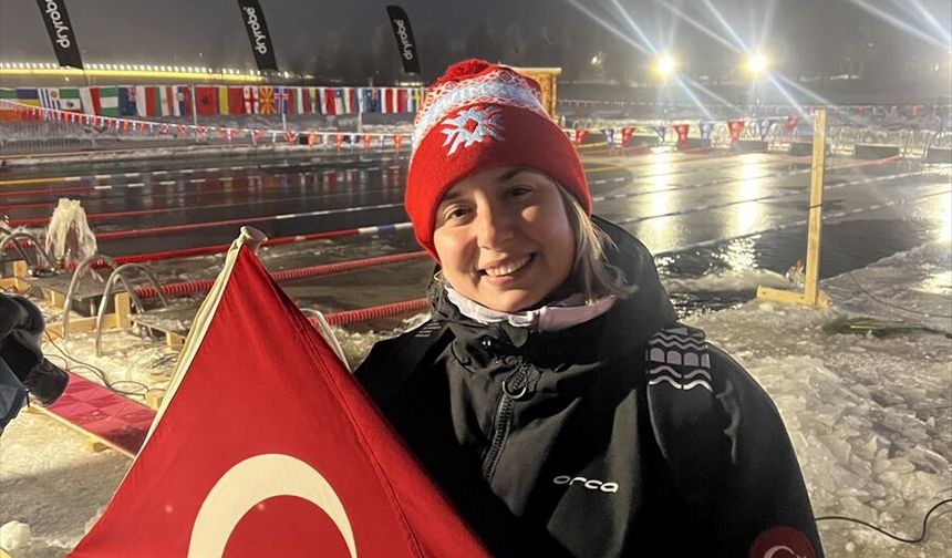 Bengisu Avcı, Kış Yüzme Dünya Şampiyonası'nda dünya rekoru kırdı