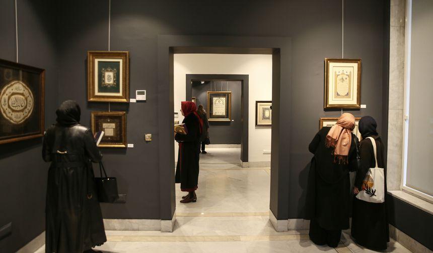 Bursa'da 'Zer-i Nab' tezhip sergisi açıldı