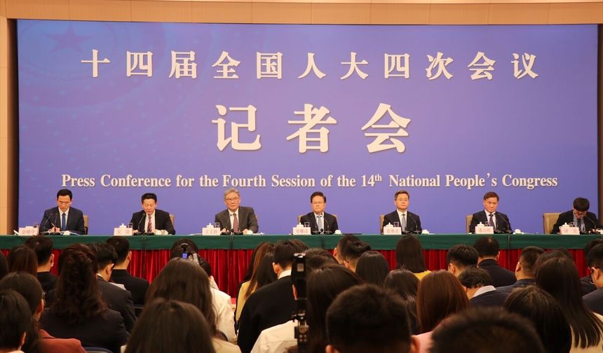 Çin yönetimi, ekonomide dış belirsizliklere karşı iç piyasayı güçlendirme mesajı verdi