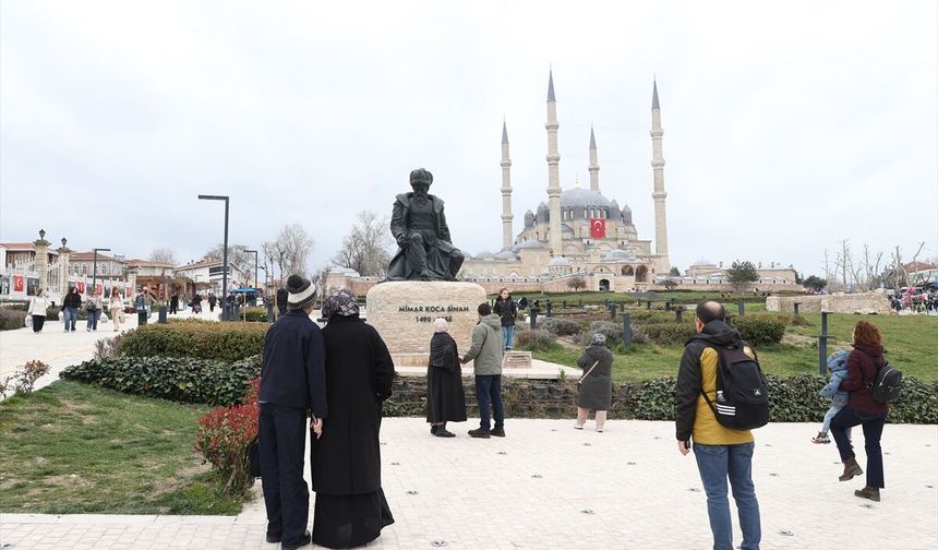 Edirne'de bayramda ziyaretçi yoğunluğu yaşandı