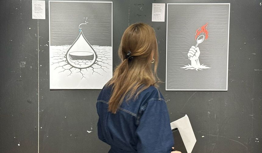 'Göz Göre Göre' afiş sergisi sanatseverlerle buluştu