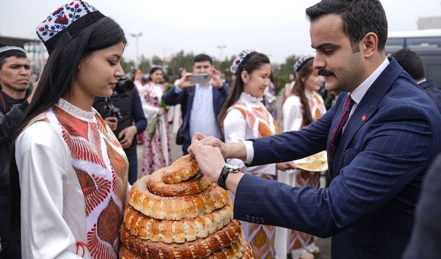 Hataylı 160 depremzede, Cumhurbaşkanı Mirziyoyev'in davetiyle Özbekistan'a geldi
