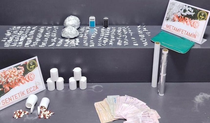 İzmir'de uyuşturucu operasyonlarında 7 kişi tutuklandı