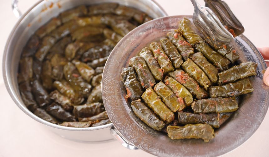 MEMLEKET SOFRASI - Etli yaprak sarması