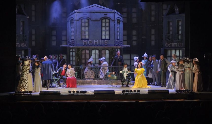 Mersin Devlet Opera ve Balesi 'La Boheme' operasını sahneledi