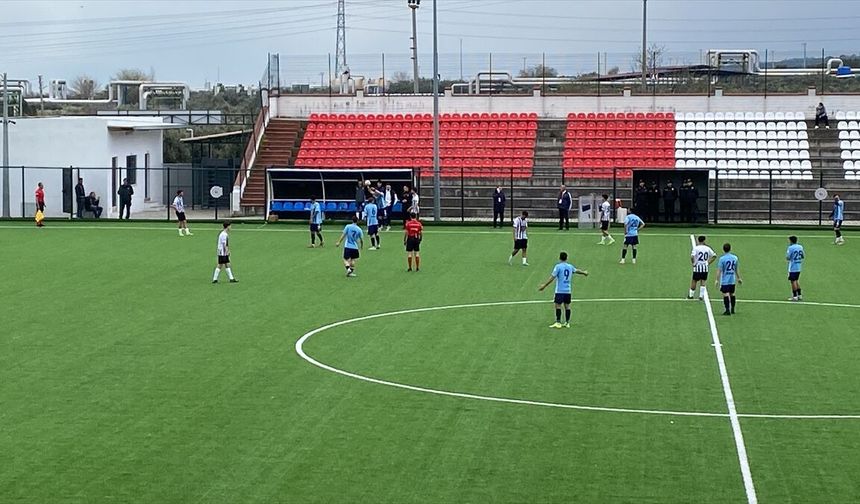 Nazillispor, 12-0 geriye düştüğü karşılaşmanın 58. dakikasında sahadan çekildi