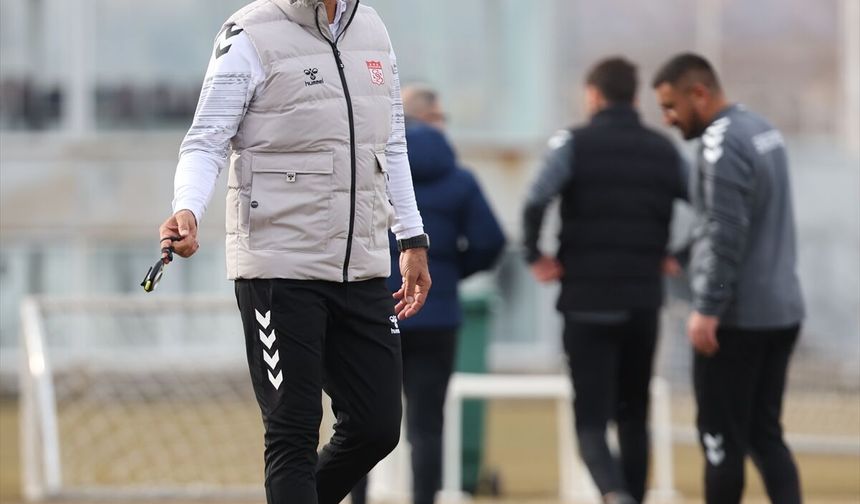 Sivasspor'un ilk hedefi play-off