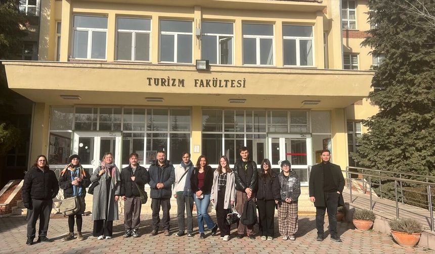 Üniversite müfredatına giren geleceğin turizmi için 60 öğrenci eğitim aldı