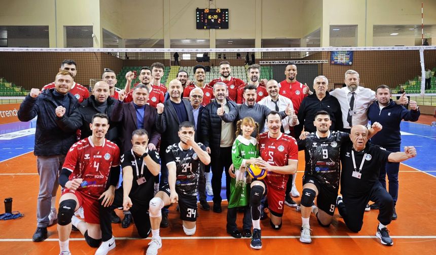 Voleybol: SMS Grup Efeler Ligi