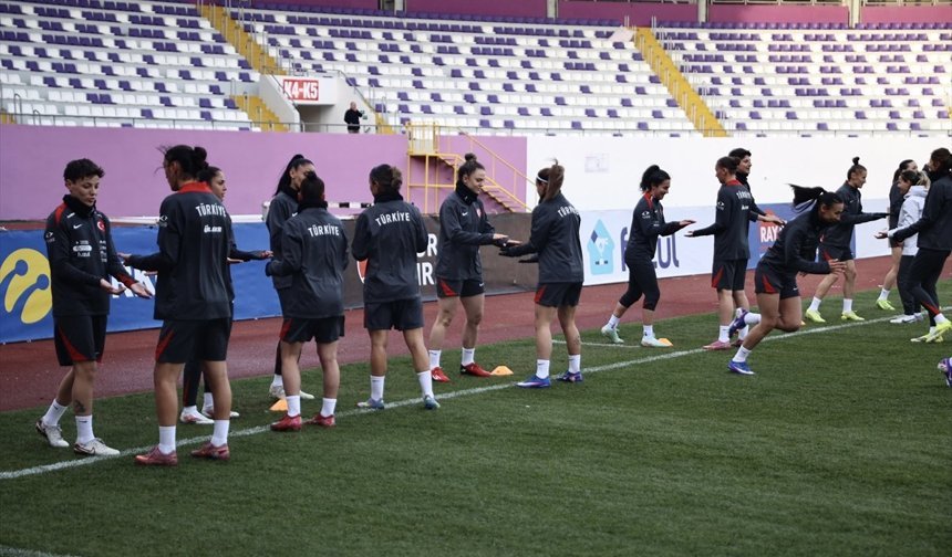 A Milli Kadın Futbol Takımı, İsviçre maçının hazırlıklarına başladı