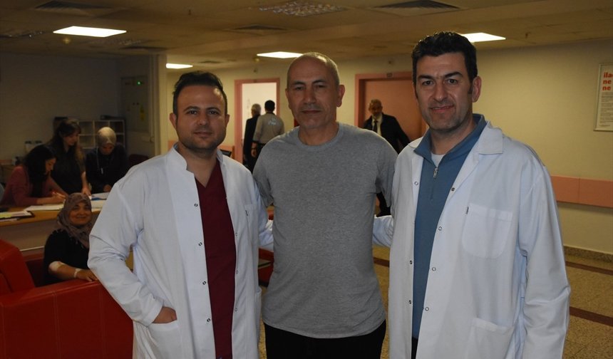 Ablasını kaybettiği kanserden erken teşhisle kurtuldu