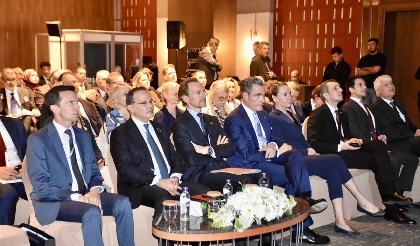 Antalya'da, 'AB-Türkiye: Rekabet Gücünü Birlikte İlerletmek' paneli düzenlendi