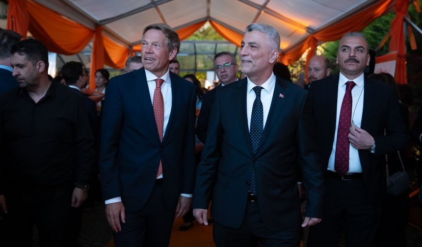Bakan Bolat, Hollanda 'Kral Günü' resepsiyonunda konuştu: