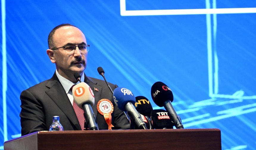 Bakan Uraloğlu, Karayolları Bölge Müdürleri Toplantısı Açılış Töreni'nde konuştu: