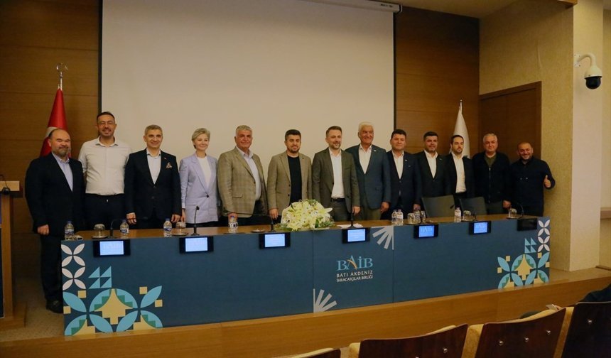 Batı Akdeniz İhracatçılar Birliği'nde devir teslim töreni yapıldı