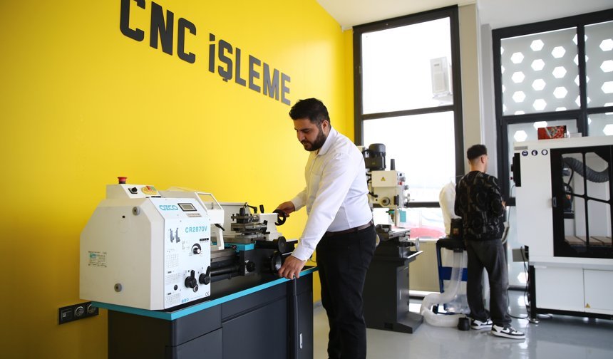 Bingöl Üniversitesindeki Milli Teknoloji Atölyesi ile teknoloji meraklılarının projeleri hayat bulacak