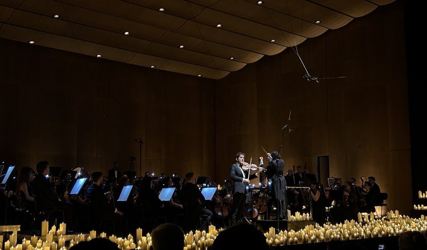 Elvin Hoxha Ganiyev, İstanbul Filarmoni Orkestrası eşliğinde AKM'de sahne aldı