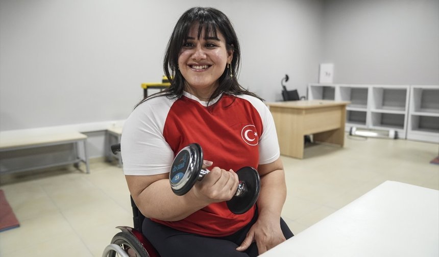 Engelleri 'bileğiyle' deviren kadın sporcu dünyanın zirvesini hedefliyor