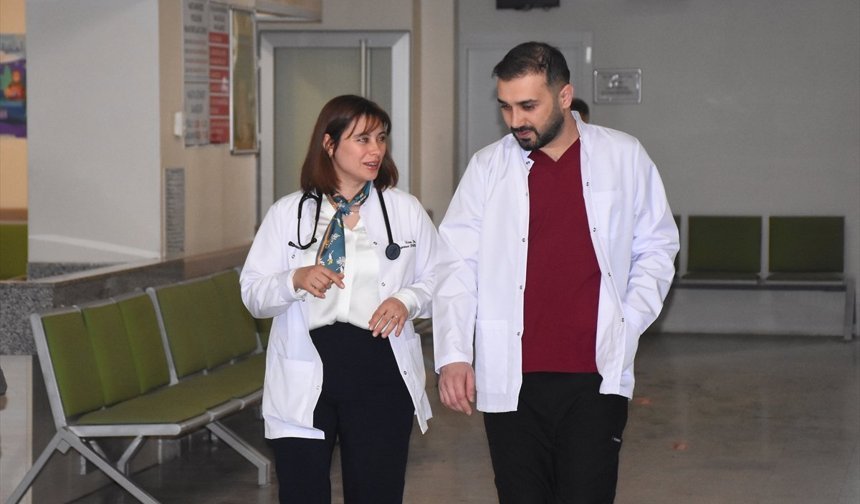 Fakültede tanışan doktor çift aynı hastanede görev yapıyor