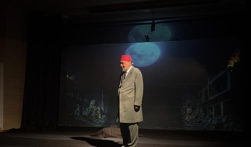 'Firavunla Yüz Yüze' oyunu, İstanbul Sabahattin Zaim Üniversitesi'nde izleyicilerle buluştu