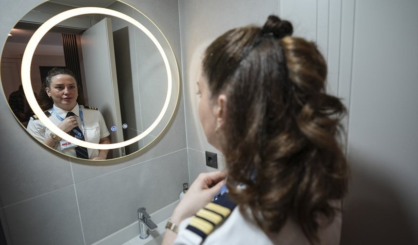 Gökyüzünün 'pilot anneleri' özlemlerine rağmen görevlerini özveriyle yapıyor